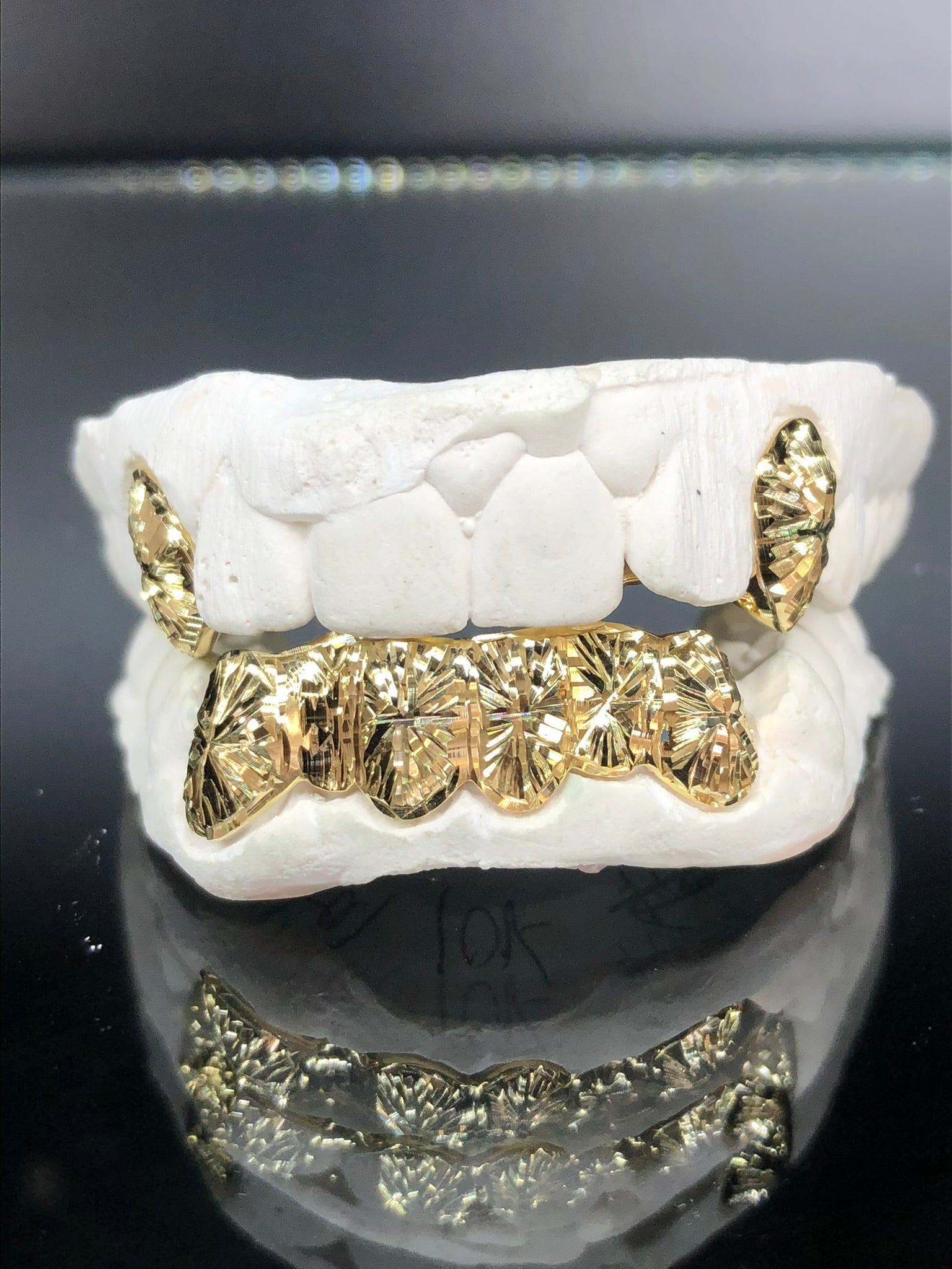 8 Teeth Gold Grillz - 2 Tops & 6 Bottoms (starburst W  Back Bridge 