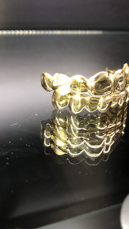16 Teeth Gold Grillz - 8 Tops/Bottoms (Custom Logo Fangs)